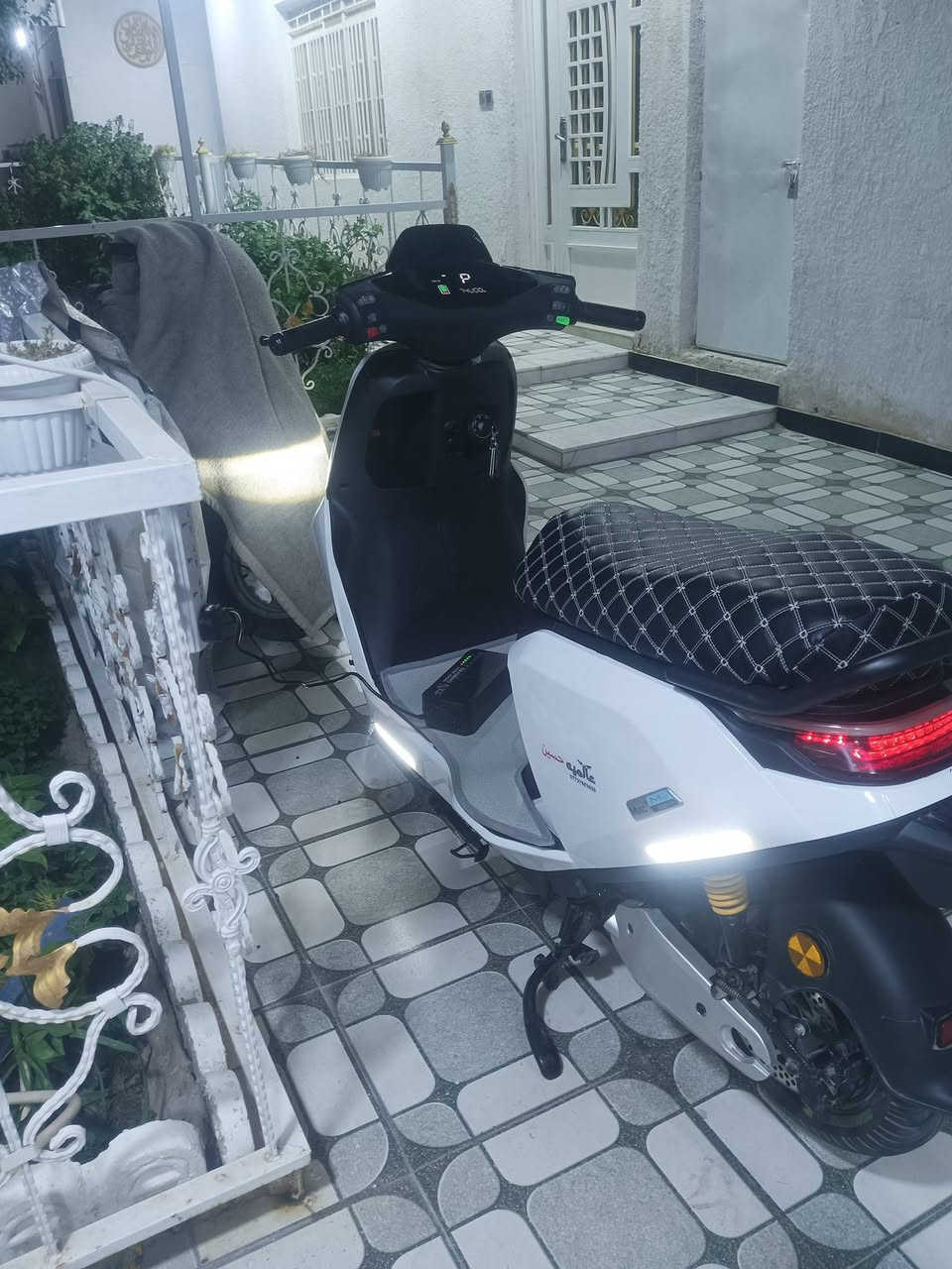 البيع دراجه شحن الدراجه تحتوي على 6بطاريات معه الملحقات الدراجه الاستفسار على الرقم ***********
