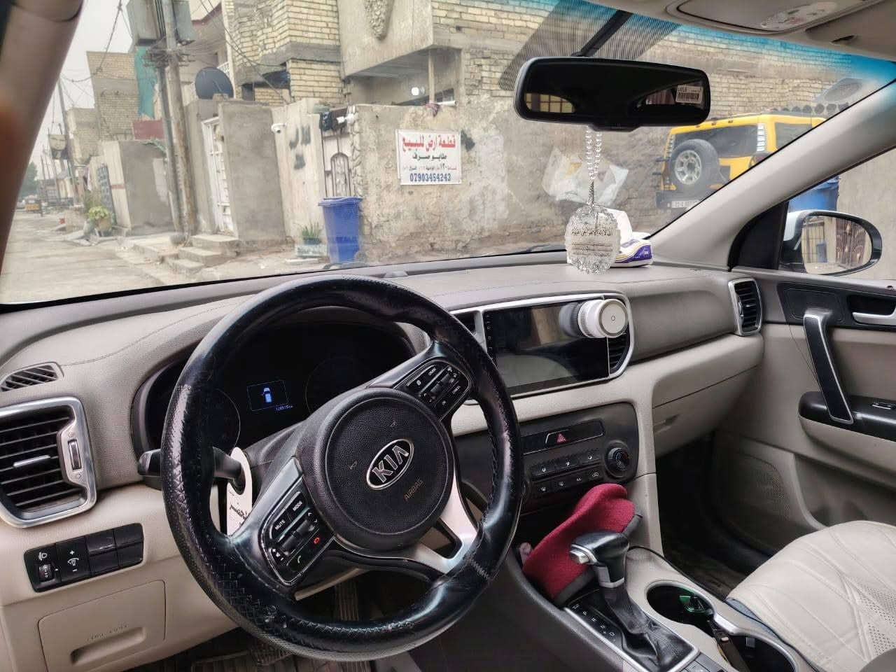 كيا سبورتاج 2017 خليجي مكفوله من الصبغ بيهه فقط بارد وخدوش واظح عندك بل سونار ماشيه 140 مواصفات السيارة نظام القيادة مري شفط زراكات لايات منظومات زنون شاشات بل كرسي الخلفية حساس امامي وخلفي العنوان بغداد دوره السعر 166بيهه مجال قليل ***********
