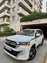 لاندكروزر GXR • ٢٠١٦ • ماشي ٨٥٠٠٠