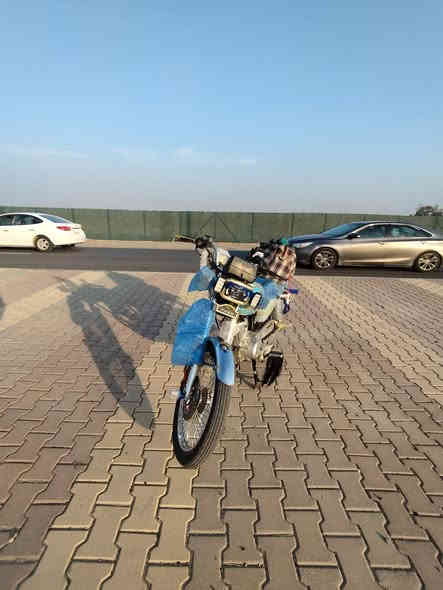 سلام عليكم
من رخصه #الادمن 
للبيع دراجه سولنك موديل 23 خير من الله ومكينه شرط كامله مكمله ربع متصرف عليها مرتبها ع اخر حبايه ومجنبزة للاستفسار مراسله الصفحه او الاتصال   ***********
