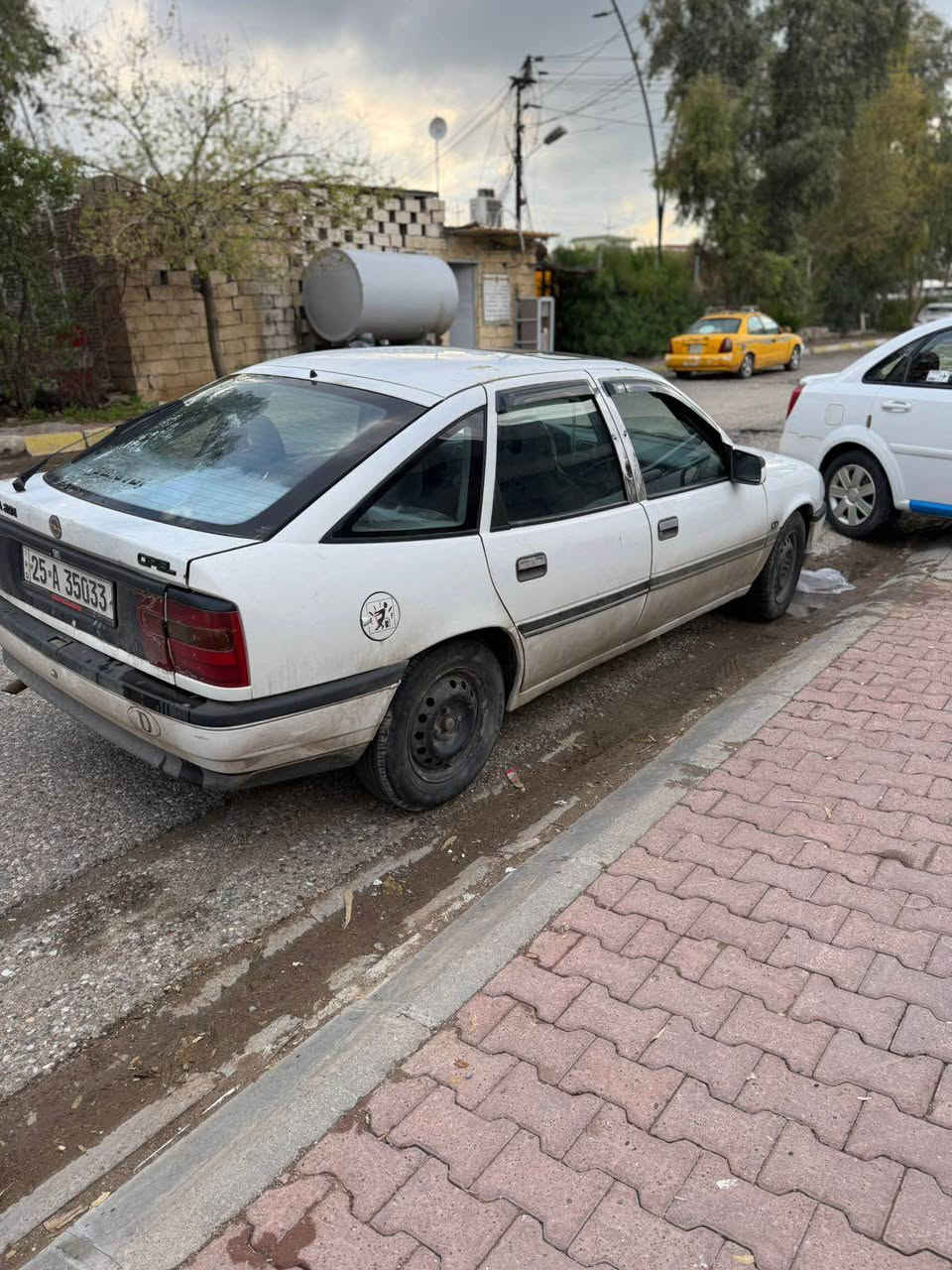 اوبل فكتره حجم 20 
موديل 90 
سنويه لحد 2027 دفتر بانزين موجود 
كير اوتو شرط التحويل رقم جديد سياره كامله مناقصها شي سعر 40 وبي مجال قليل المكان كركوك 
للاتصال *********** كركوك, العراق
