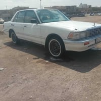 سوبر سيدان موديل 1990 للبيع سياره يسره بلادي مكينه وكير بطه بحاله جيده...