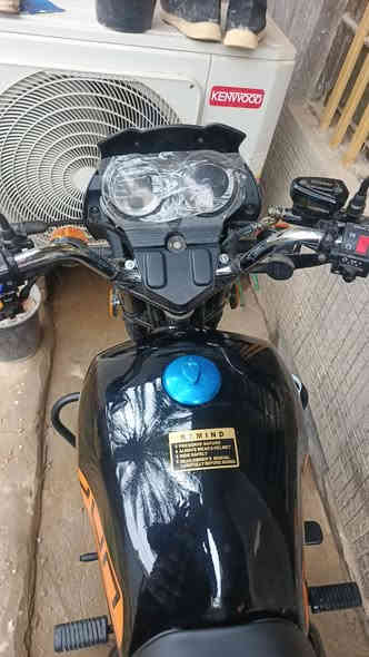 السلام عليكم 
دراجه دايوان مديل ٢٠٢٥ 
قبل  اسبوع  من طلعت من المعرض
زيرو ماشيه ١٥٠ كيلو 
مرقمه سليمانية بأسم الوكيل شوكت ماتريد اتروح اتحول 
للاستفسار اتصل ***********
