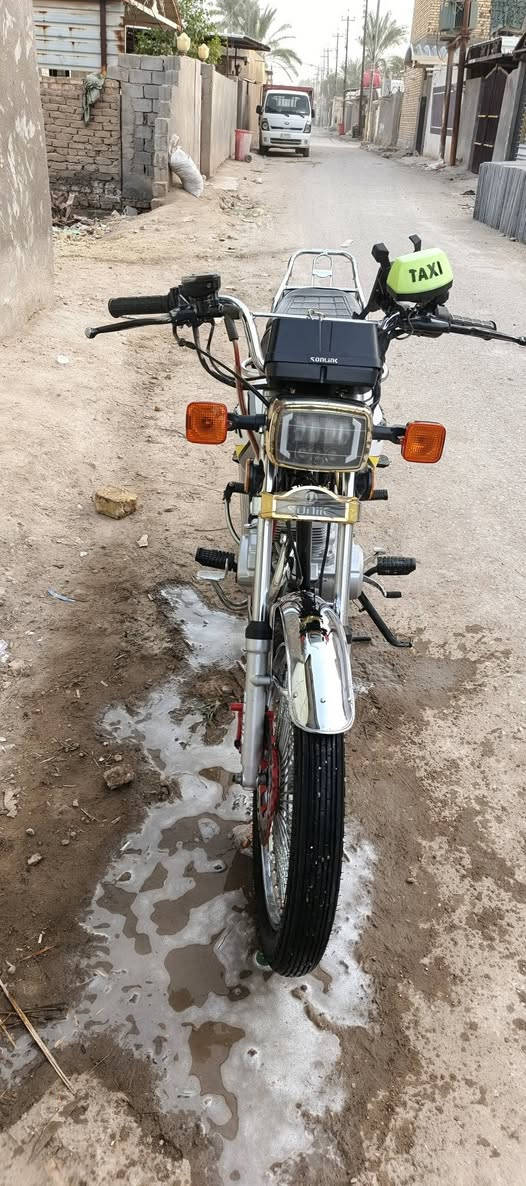 السلام عليكم دراجه تايكر لون أبيض مديل 24طالعه بل 25 مكينه كفاله اوراق
اصولي نضافه شوفت  عينك فصله ترعد كهربائيات كله شغاله  مكانه بابل المدحتيه الحمزه الغربي سعر 675 وبيه مجال شي قليل لل استفسار اكثر اتصال ***********
