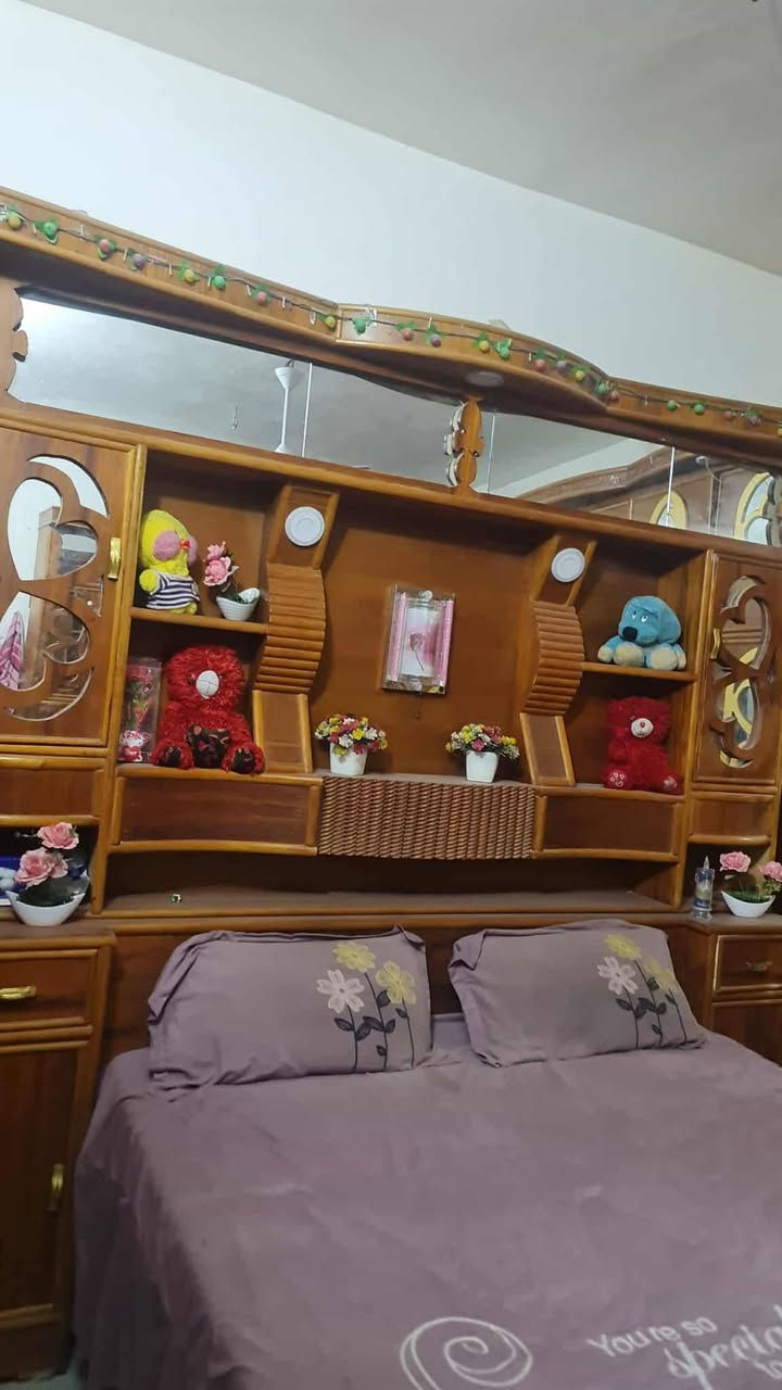 السلام عليكم.....غرفه نوم حطاطه السعر مليون وميه وبيها مجال


**إذا كنت صاحب هذا الإعلان وتريد حذفه لأي سبب، رجاءا أرسل رسالة إلى الدعم الفني**
