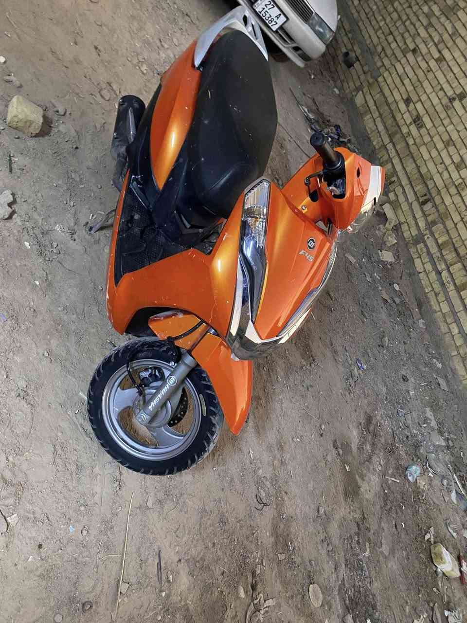 دراجه كوري للبيع داجه خير من الله موديل 22 طالعه ب 2024 شهر 12 جديده مابيه عطلات تخبل و الوحيده بشطره عندي رقم *********** سعره 750 بيه مجال مكاني شطره
