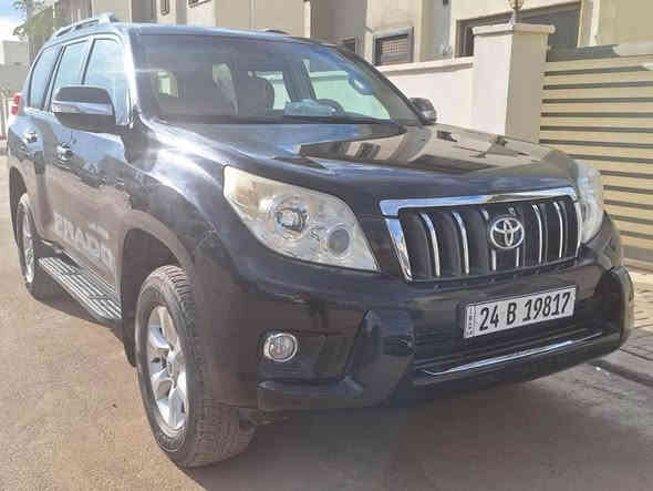 السلام عليكم بيع فقط 
تويوتا برادو 2013 TXL
اللون اسود
ماشية ١٤٠٠٠٠
فول مواصفات
6 سلندر 
فتحه سقف 
بصمه تشغيل 
بصمة ابواب
داخل بيجي
تحكم استرين 
شاشه وكامرة
داخل صاج
دبل تانكي
فور ويل
ثلاجة
مري شفط
سبير تعليگ
7 راكب
ثلاث قطع تبريد
السيارة كير ومحرك وگشر بدون صبغ او ضربه مكفولات 
السعر      32500 $  وبيهة مجال بسيط
مكان السيارة بغداد 
هاتف ***********  /  ***********
ملاحضه / السياره مال بيت واستعمالها قليل
