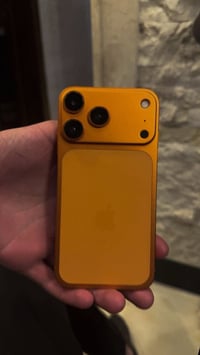 ايفون ١١ • ٦٤ • بطارية ١٠٠