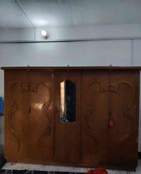 غرفة للبيع السعر ٢٠٠ الف للاستفسار الاتصال على الرقم ٠٧٧٣٢١٥٥٠١١