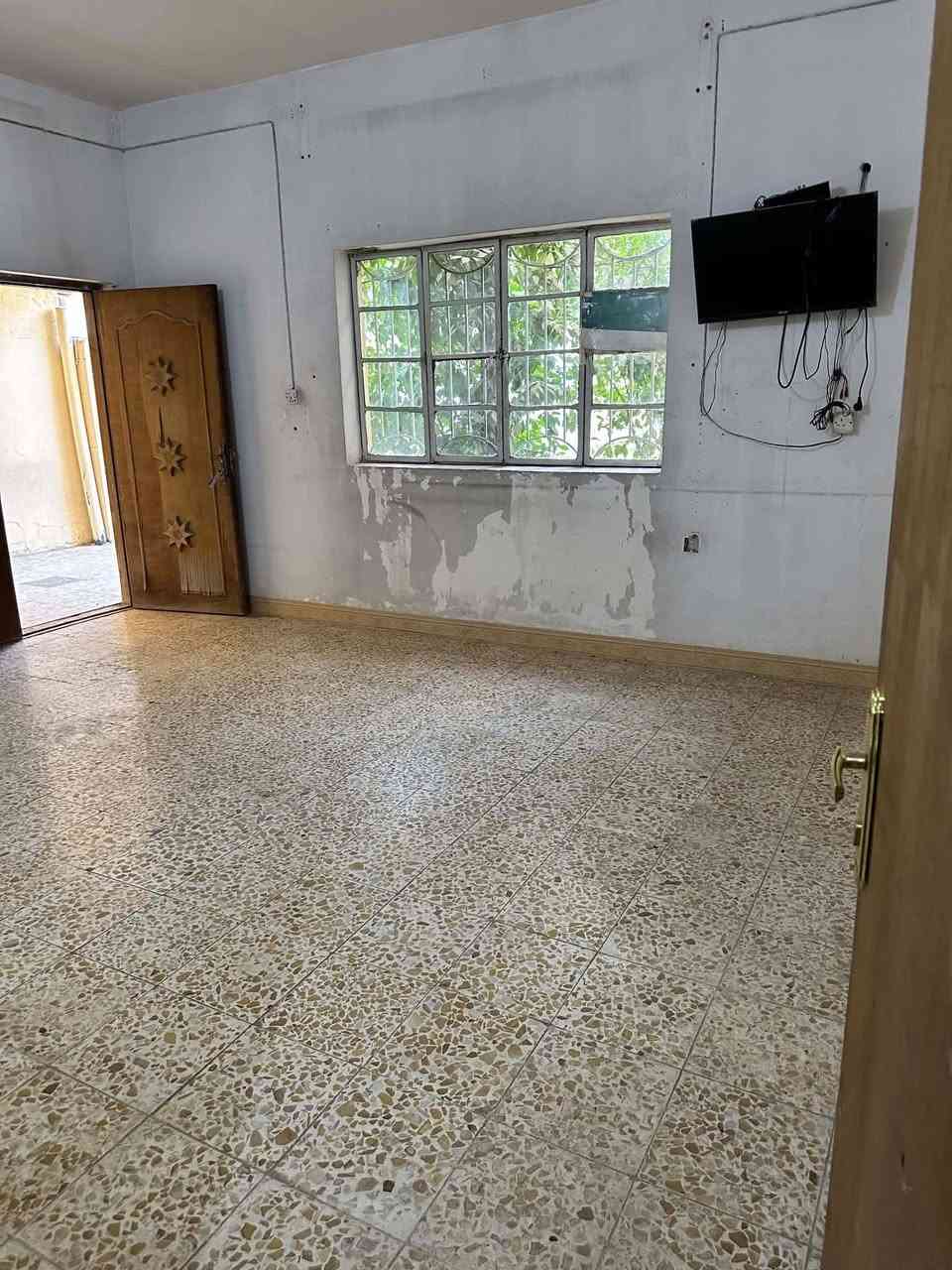 سلام عليكم بيت الايجار  بشارع اربعين قرب جامع ابو خمره غرفه وحده صاله كيندور مطبخ مجمع صحيات شرقي غربي تفاصيل اكثر الإتصال على الرقم ‏‪***********‬‏
