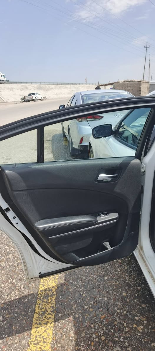 السلام عليكم جارجر 15مواصفات عادية رقم ذي قار بسمي حادثة بل منشور اسيارة نقص حدادية أمامية /*********** السعر 165
