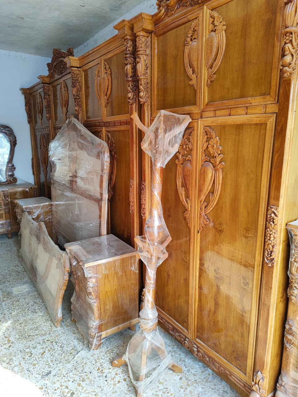 غرفه جديده مامستعمله شغل زان درجة اوله داخل وخارج صاج ثكيله ظهر جرجوبه غرفه بمعنه كلمه شغل درجه اوله متواجد علخط ***********ابو جود سعره ٣ ملاين
