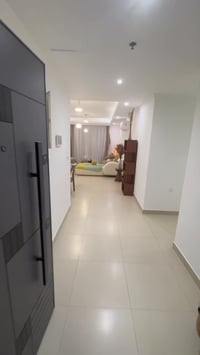 شقه للايجار مؤثث بالكامل  تحتوي على غرف نوم عدد ثنين   حمامات ثنين   م...