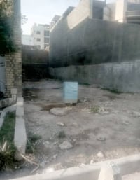 قطعه ارض للبيع المساحه 230 متر في شارع فلسطين في شارع صيدليه تاج العاف...