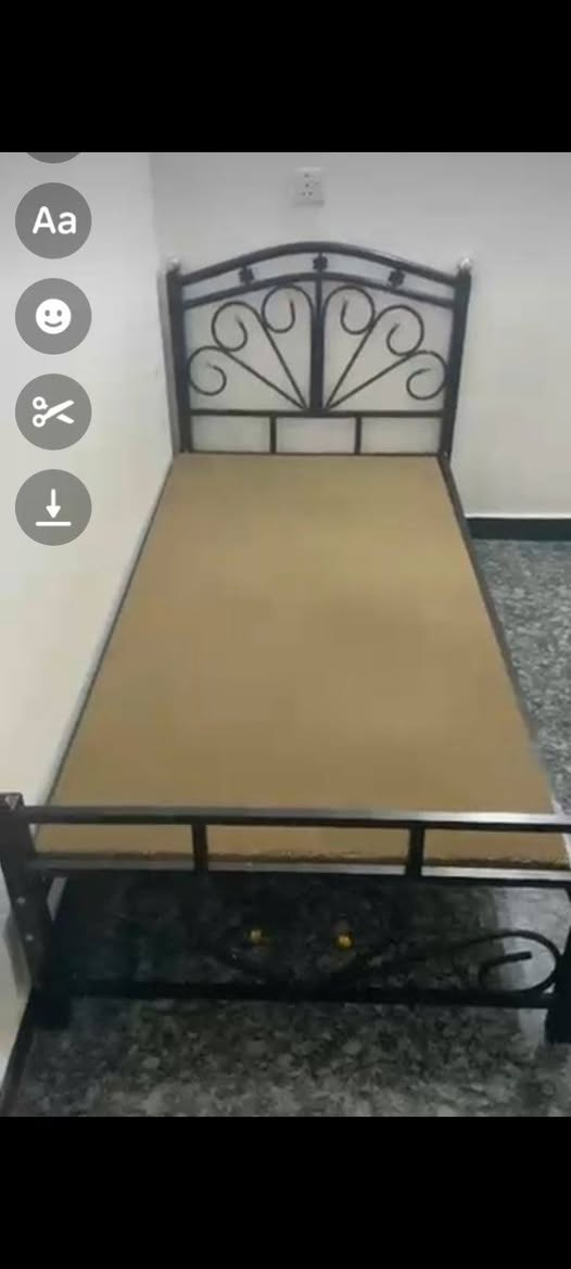 السلام عليكم غراض للبيع
الثلاجه نهايته ١٧٠ الف قفل 
الميز نهايته ٦٠ الف قفل  
الكنتور نهايته ١٥٠ الف قفل 
المرايه عاموديه نهايته ٧٥ الف قفل 
الرجاء الاسعار ثابته الي شراي يتفضل يتصل على الرقم *********** سجاد الموقع قرب المدرسه الالمانيه الاهليه
