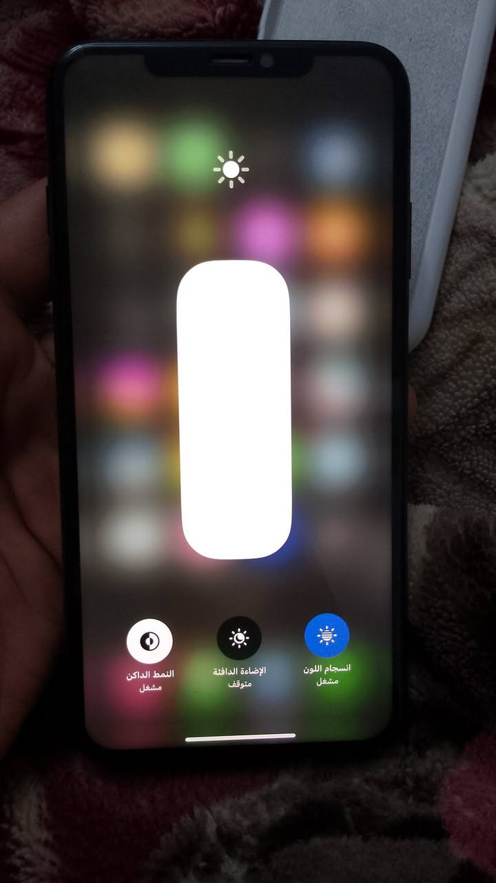 ايفون اكس ماكس ذاكره 64لون  اسود جهاز كلشي مابي مبدل بطاريه اصليه فقط السعر 200رقم الهاتف ***********
