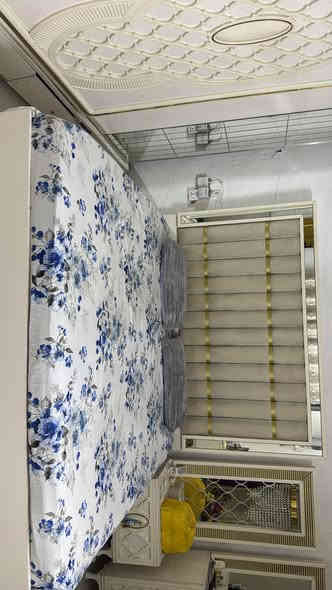 غرفه نوم للبيع نضيفه بسبب صغر المكان سعرها 800 الف المكان الحريه دور نواب الضباط للاستفسار الاتصال بالرقم 
***********
