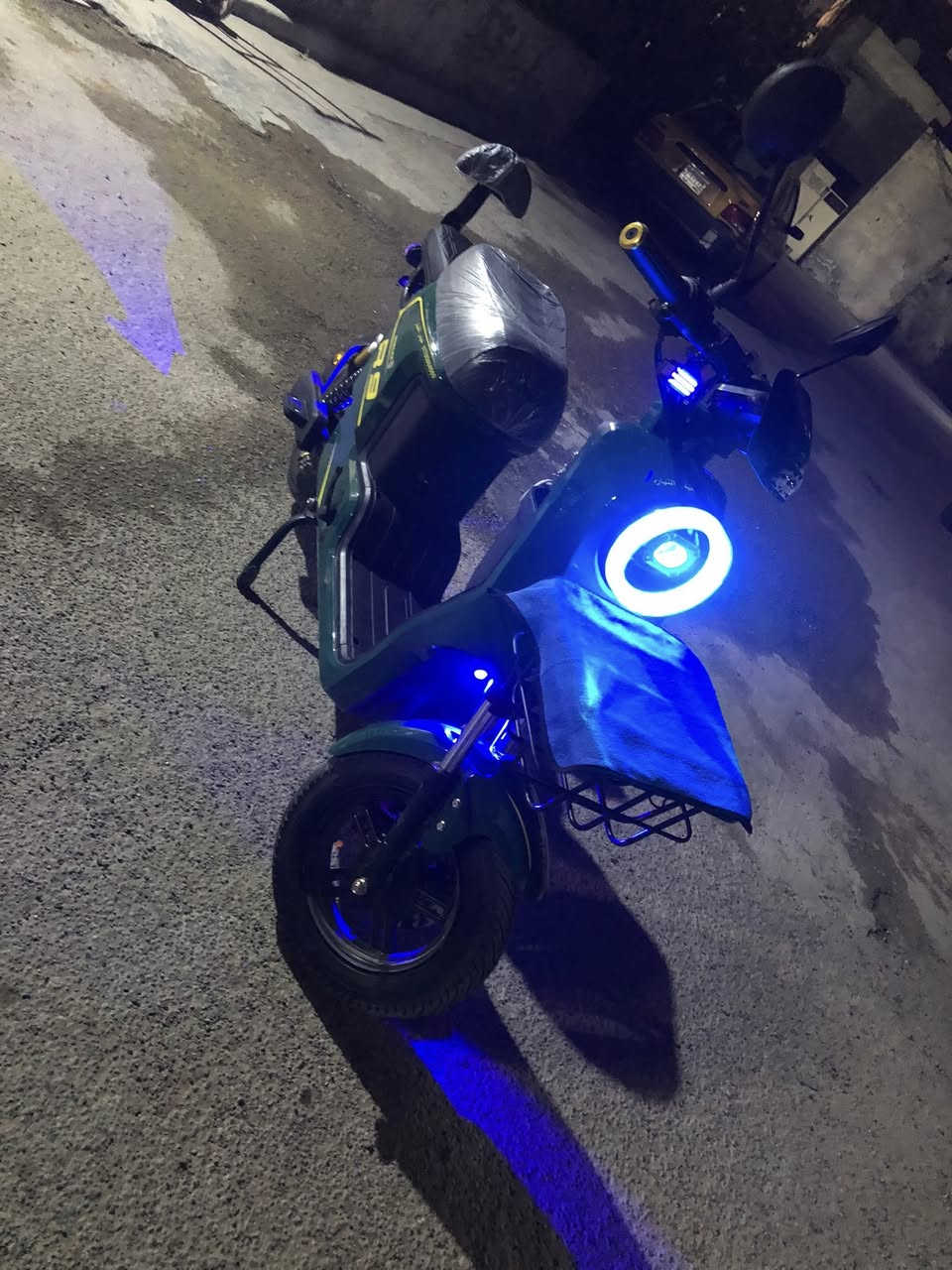 السلام عليكم شباب دراجة R9 للبيع الدراجة نضيفة صارلي شهر من جبتهة طك جيس  الفين 2026 الدراجة كلش حلوة ونضيفة ويجي وياهة بصمة وسويجين وكارتين والشاحنة سريعة تشحن بسرعة ونفس ما كتلك الدراجة كلش نضيفة والشراي اني بالخدمة السعر خاص مكاني بغداد (***********)
