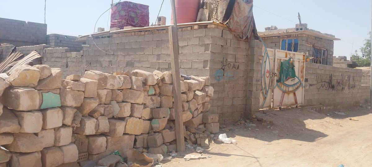 السلام عليكم بيت مساحته 240م البيت ماملبوخ زادقطع 240بصفاءكلش***********
