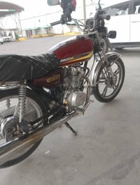 دراجة سافان 5 كير مكينة مامفتوحة كهرباءيات كلهة شغالة دبلات امامي خلفي...