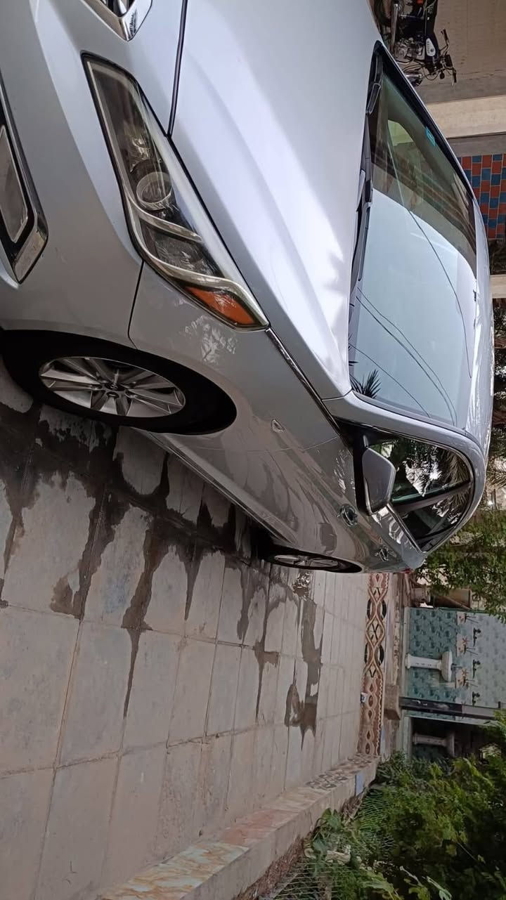 السلام عليكم
سوناتا موديل 2017 
حادثها بنيد وجاملغ بدون دواخل
تبريد تدفئه جاهزه
تخم تاير حداديه كله جديد سياره خير من الله جاهزه من كلشي مانقصها برغي للاستفسار الاتصال ***********
