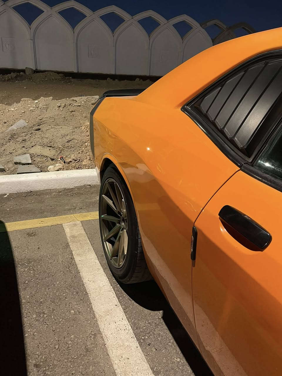 سلام عليكم للبيع او المراوس بموستنك 
السعر (120$)
جالنجر 2012  6 سلندر 
محدثه امامي خلفي كله جديد 
اللون مميز برتقالي اصل 
فول مواصفات فتحه كشن كهرباء وتدفئه شفتات ستيرن تشغيل عن بعد 
ماشيه 175 مكينه وكير واكسل بشرط 
حادثها جاملغ خلفي فقط والبنيد محدث القديم موجود 
ابيعلك مصبوغه حزام 
عليها ويل فويزن الخلفي تو سايز  
كهربائيات كلها شغاله  
حداديه نص عمر 
السياره بأسمي مكانها كربلاء  ***********
