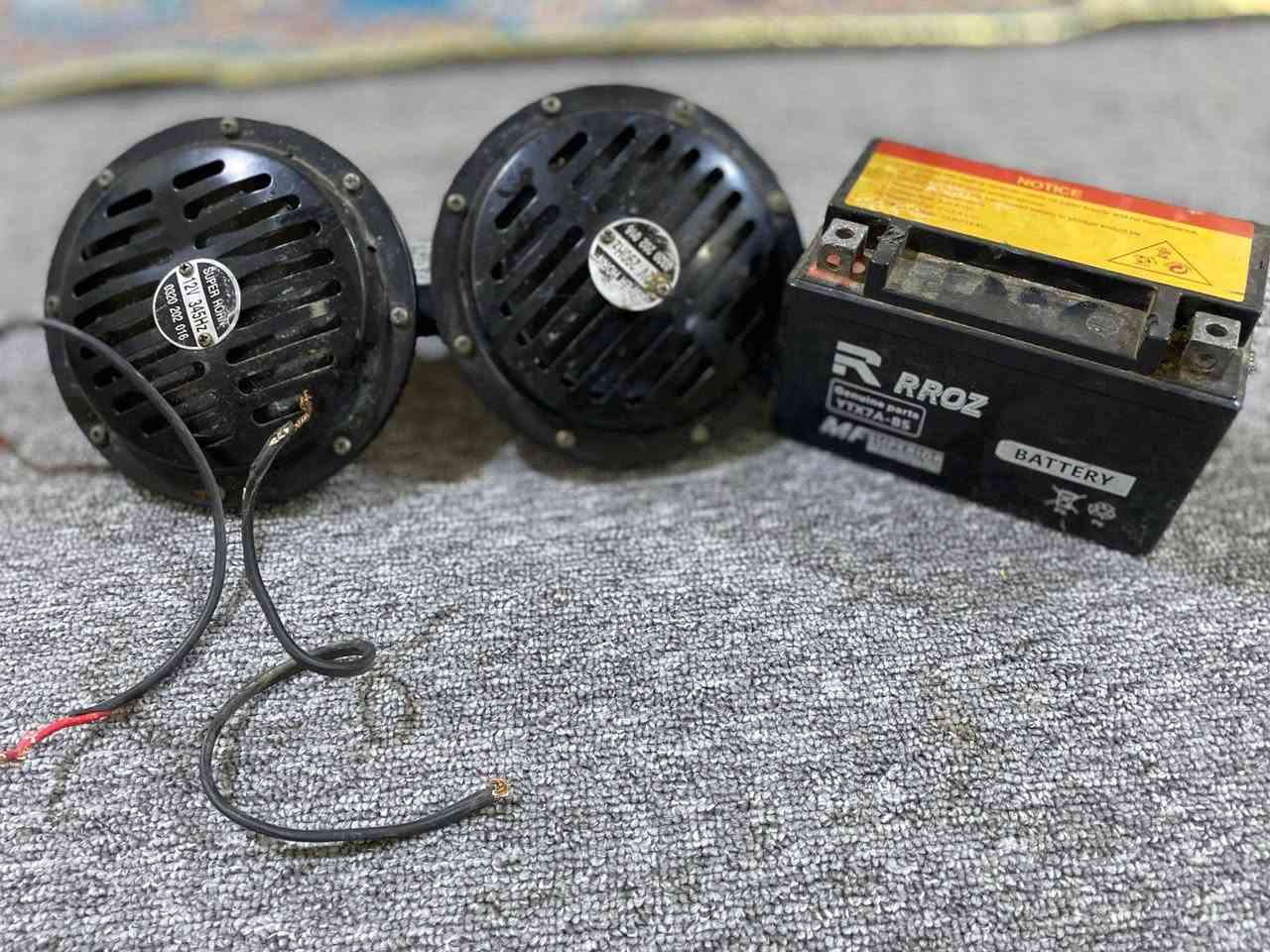 سلام عليكم هورنات بوش وباتري جديد هورنات مستخدم قليل كلش باتري 10 هورنات 25بيهن مجال رقمي ***********
