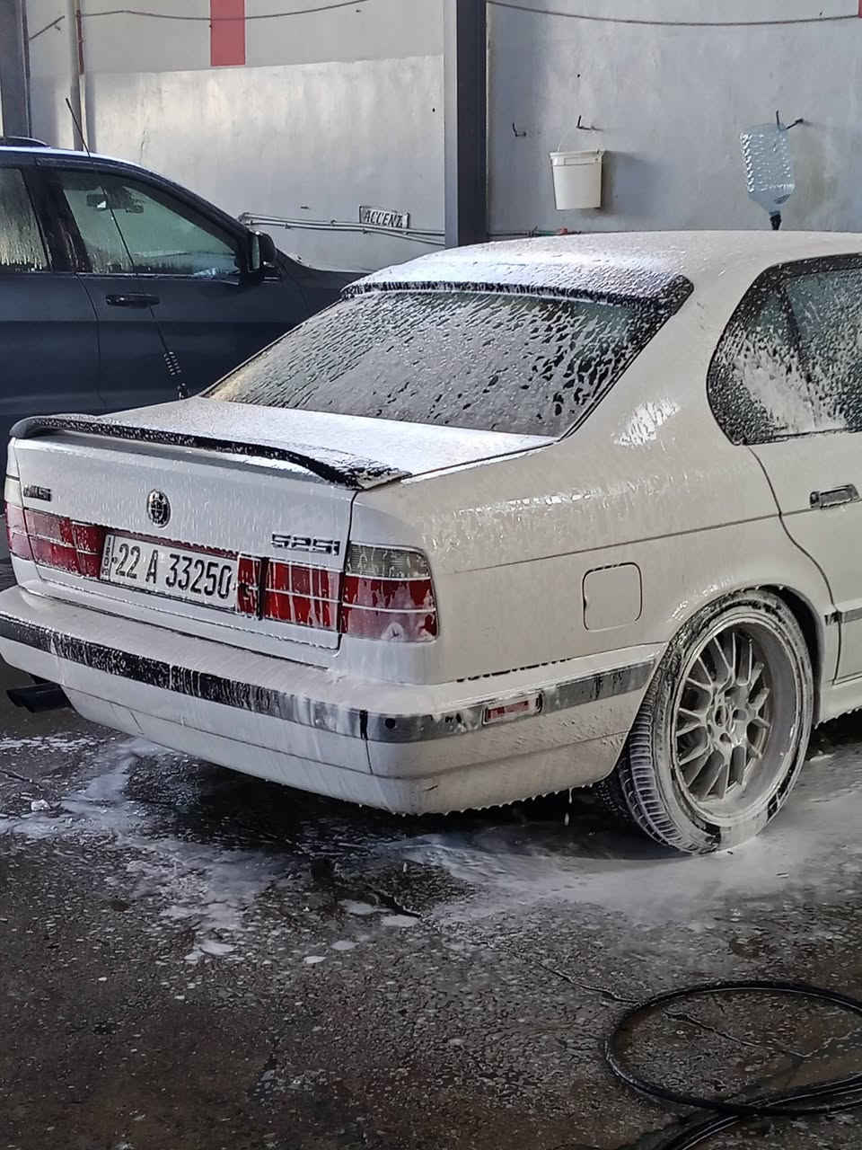 BMW e34 525i 
كير مكينه وظفيره شرط
باتري جديد
ويل كرن غزال حجم 18 
داخل نيلي
كشنات جلد اسود 
صبغ جماليه
السياره عوزها بس طخم 
تواير نظيفه
السياره نصبتها حلوه ومرتبه كلش 
رقم اربيل مسطره 
شرط التحويل 
السياره بأسمي اني صاحبها 
السعر 65 ورقه وبي مجال شي بسيط 
الخاص مفتوح 
الرقم ***********
