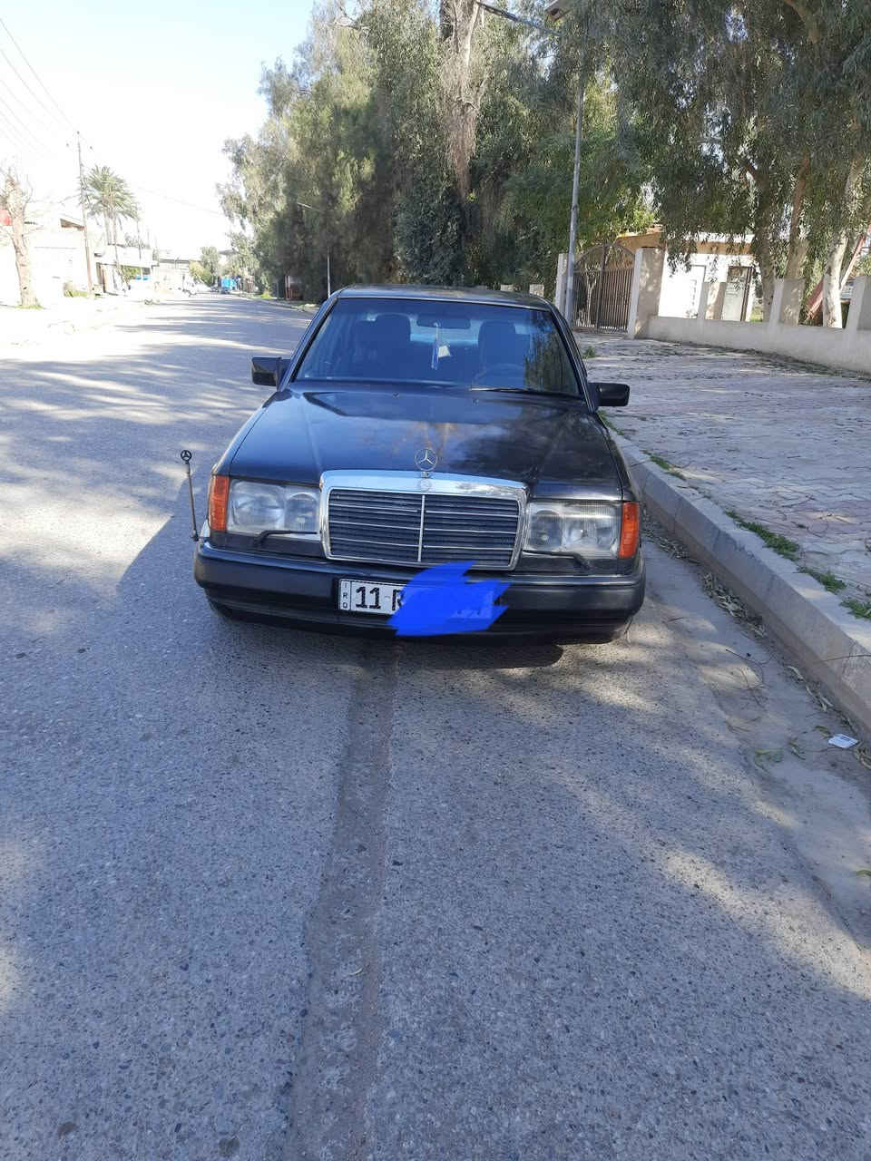 مارسدس موديل 1991بلاد سنوية جديدة 2031هزة جديده تخم تاير تدفة وتبريد سيارة حلوة بدون دواخل بدون خياس قواعد بدل بلادية حدادية جديدة مكينة بطة شرط كير ومكينة وشرط تحويل مكاني ديالى شهربان رقم ***********
