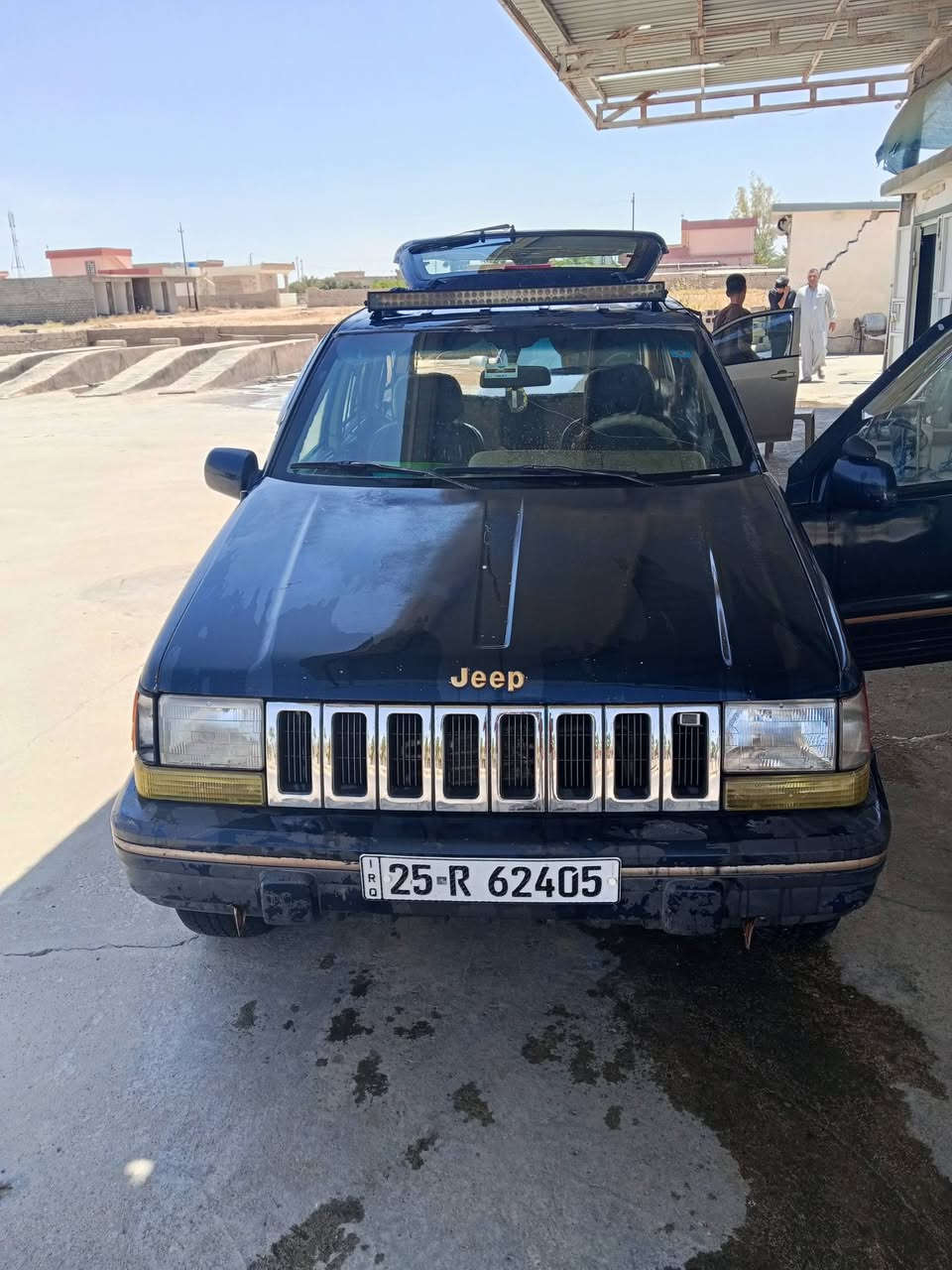 جيب شيروكي للبيع موديل 93 محرك كير شرط رقم جديد بسمي السعر المطلوب 45 وبيه مجال لشراي ***********
