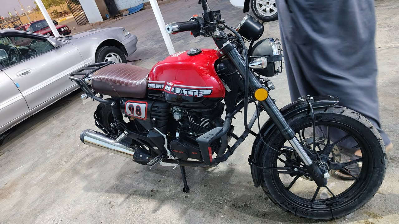 سلام عليكم تايون لايتي موديل 25 مو مرقم بعد زيرو ماشي 9الاف محرك 200 cc شغل وطلع محافضات الماطور بعده لوك 3 تبديلات دهن فقط معروف التايون لايتي السعر 1500 مليون وخمسميه العنوان الانبار قضاء هيت رقم تلفون ***********
