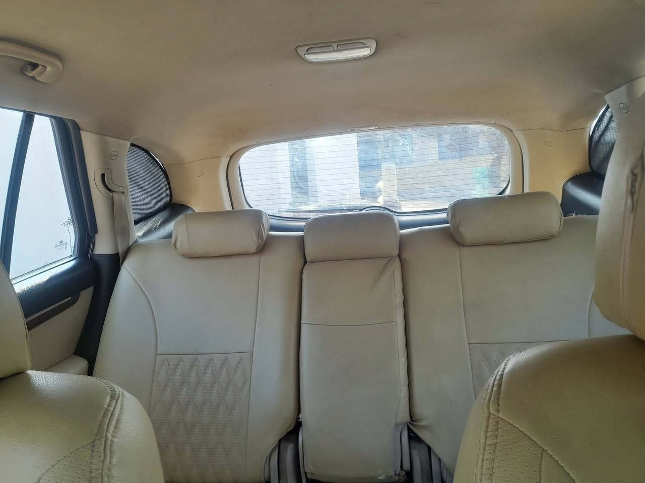 السلام عليكم 
سنتافيا موديل 2008 بسمي رقم انكليزي بغداد وارد امريكي محرك ستة اسلندر الظرر جاملغ  بدون دواخل مصبوغة احزام الاستفسار الاتصال على الرقم ***********
