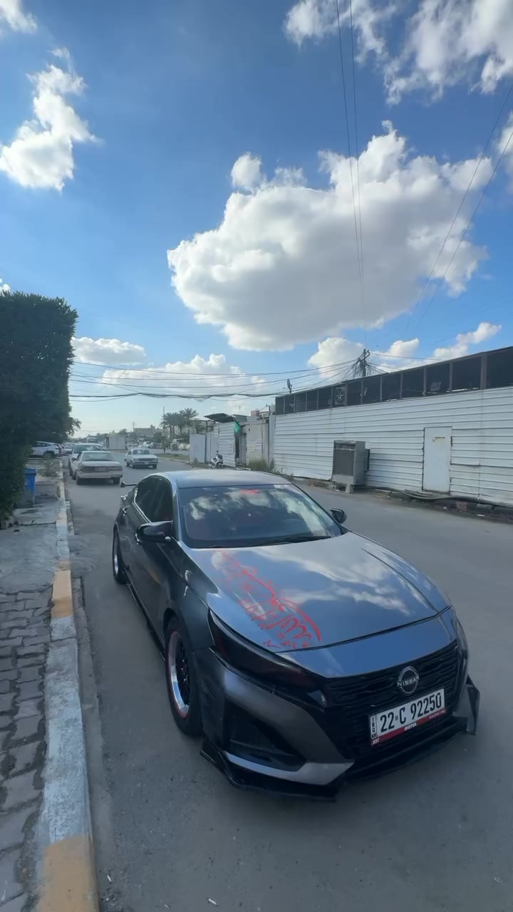 السلام عليكم شباب 
نيسان الاتما موديل 2023s
السياره حادثها بنيد اني صبغته وبارد بل جاملغ السياره ماكو اختها 
كير ومكينه بشرط 
السياره ماشيه ٣٧ الف ميل

عليها ويل مال BMW 
بيها دمام مال انفتي 
قبضه مال كير كصيته من الصين 
على شاشها مال SL  
دوشمه الداخل احمر
مكاني بغداد بشارع فلسطين 
***********
اتصال فقط
زيد
