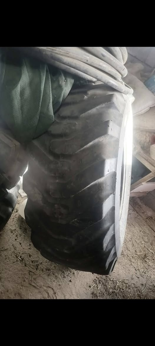 تايرات حجم 18 4 ٢٤ ياباني ***********
