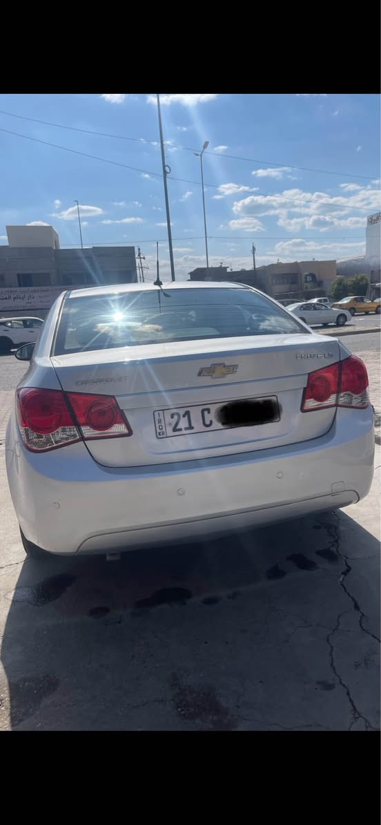 شوفرليت كروز 2012 
بيلاد 🚙 ماشيه ١٣٢ الف 
وبيها دفتر بانزين ⛽️
صبغ ثلاث قطع بي بدون دواخل
كير اوتو ميكانيك محرك شرط لا صرف ولا بخار
سنويه بسمي شرط تحويل  تبريد ❄️ ثلج سعر 88 وبيها مجال بسيط مكان سيارا كركوك *********** & *********** كركوك, العراق
