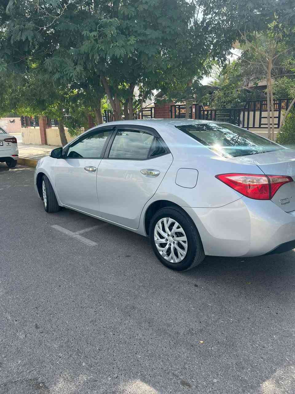 تيوتا كورلا 
2017 لون سلفر
فئه le
رقم اربيل بشرط تحويل وكاله 
ماشيه 120
كير مكينه بشرط
ضرر قطعتين بونيد جامرلغ 
بدون قطره دواخل 
وبدون ايرباك
رادار حجر بلاد 
لايتات بلادي 
بدون نواقص 
العنوان قضاء كلار ***********
السعر 142وبيهه مجال
