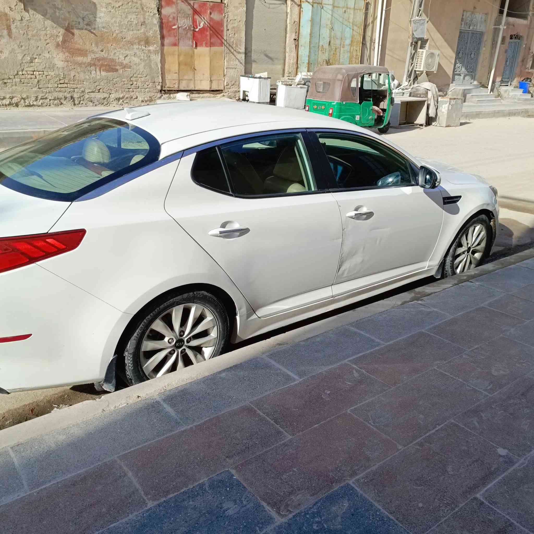 السلام عليكم اوبتيما 2015 وارد امريكي السعر (123)ورقة وبيه مجال  ضرر جهة الصدر الباب الامامي بارد والخلفي مع المدكر صبغ بسبب ضربة في باب الدائرة والضرر واضح بالمنشور   مكينة GDi مجفته وكل غراضها وكاله مواصفات  السيارة أنه المالك سنوية مجددة لغاية 2029 مشروع وطني رقم ذي قار  السيارة جاهزه كير ومكينة وحدادية وتبريد وتدفائة مكان ناصرية سوق الشيوخ ***********
