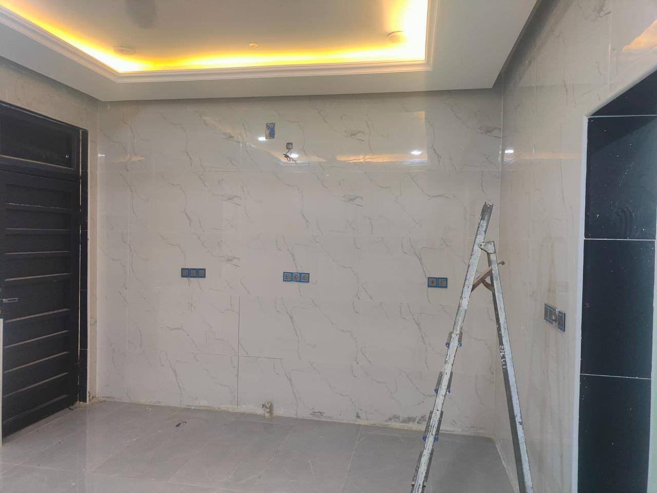 بيت للبيع 250متر خلف مطعم حياوي البيت كلش مرتب
حديث بناء درجه اولى 

استقبال 

وصاله

وغرف نوم عدد 2

ومطبخ حار وبارد 

وصحيات داخليه وخارجيه عدد3

حديقة 

كراج 

البيت تستلم مفتاح ابواب كامله جام مفرغات 

كلشي كامل  ويسلمك محجر درج تستلم مفتاح 

الاستفسار 

***********

***********

او مراجعة مكتبنا الكان في الديوانية الجزائر شارع المطاعم قرب صيدليه عالم الدواء اذا ارت بيع عقار او بناء اوترميم اوتنفيذ ما عليك فقط مراسلتنا 

المطور العقاري
