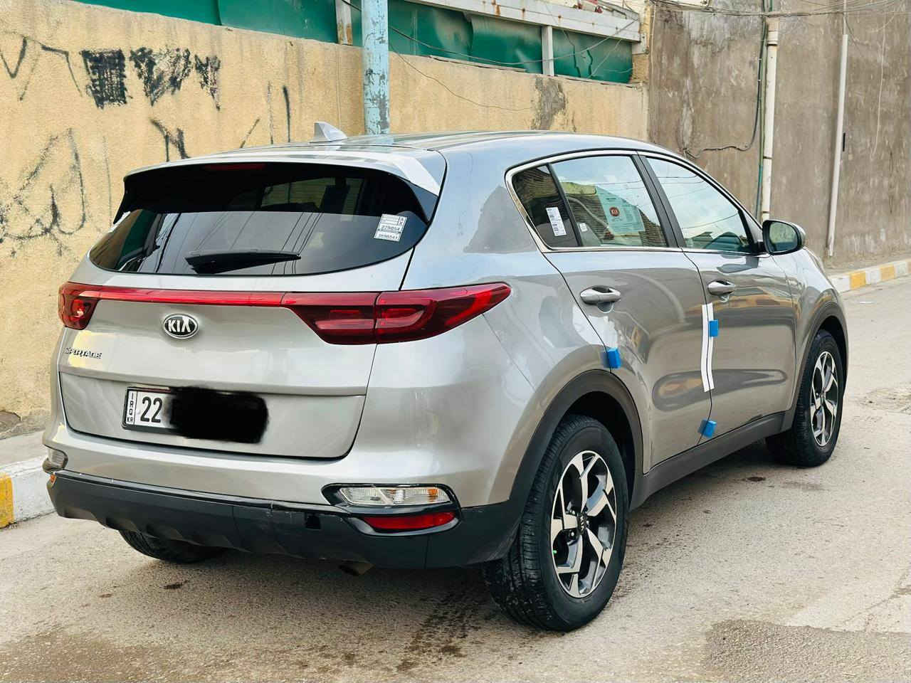 #بيع #مستعجل كيا سبورتج  2021وارد امريكي حادثهه نص قبق صندوق صبغ بجم كبس بدون ايرباك وسونر مرفوقات بل منشور ليره السياره تبريد  قطعتين  فور ويل شاشه جبيره كامره دواره ويل كروم  3وضعيات قياده محرك 2400 GDiكير محرك مكفولات تبريد كله بشرط عل وضع لشركه ماشيه 88تخم تايرات جديد صدر جديد ع وضع الشركه سياره جاهزه بدون اي نقص سنويه ارقام هزه كله جديد تحويل ثاني يوم كله بشرط  السعر ١٦٢وبيهه مجال بسيط العنوان بغداد البلديات *********** اعتذر من المراوس
