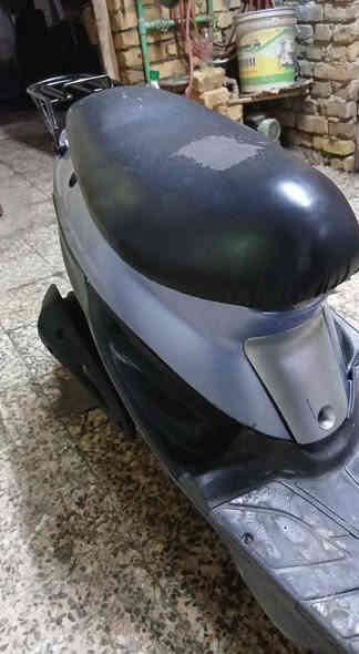 السلام عليكم
دراجه تسع زروف مجفته بس مره وحده ومبدل بيها بس صالنصه دراجه ناعمه وما بيها صوت كفرات بلادي الملاحه مالها بلادي ونضيف نكره سلف السعر 400الف وبيها مجال ان شاء الله للشراي 
موجود واتساب وشريحة ***********
