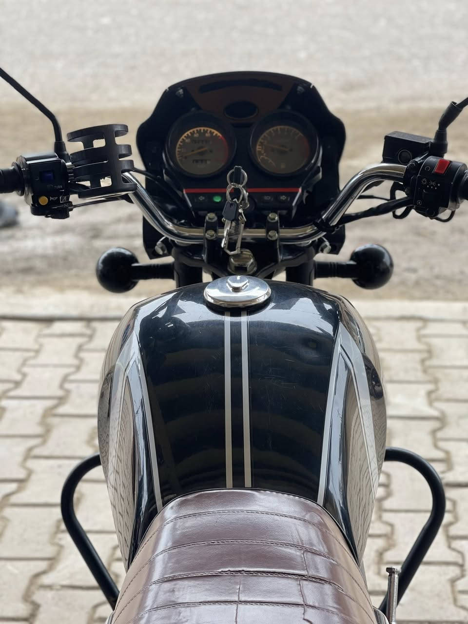 دراجة دايوان نفخ للبيع او مراوس 23
رقم انكليزي

دراجة نضيفة 

سعر مليونين و 400 وبيها مجال كفاله عامه 

*********** الخالص
