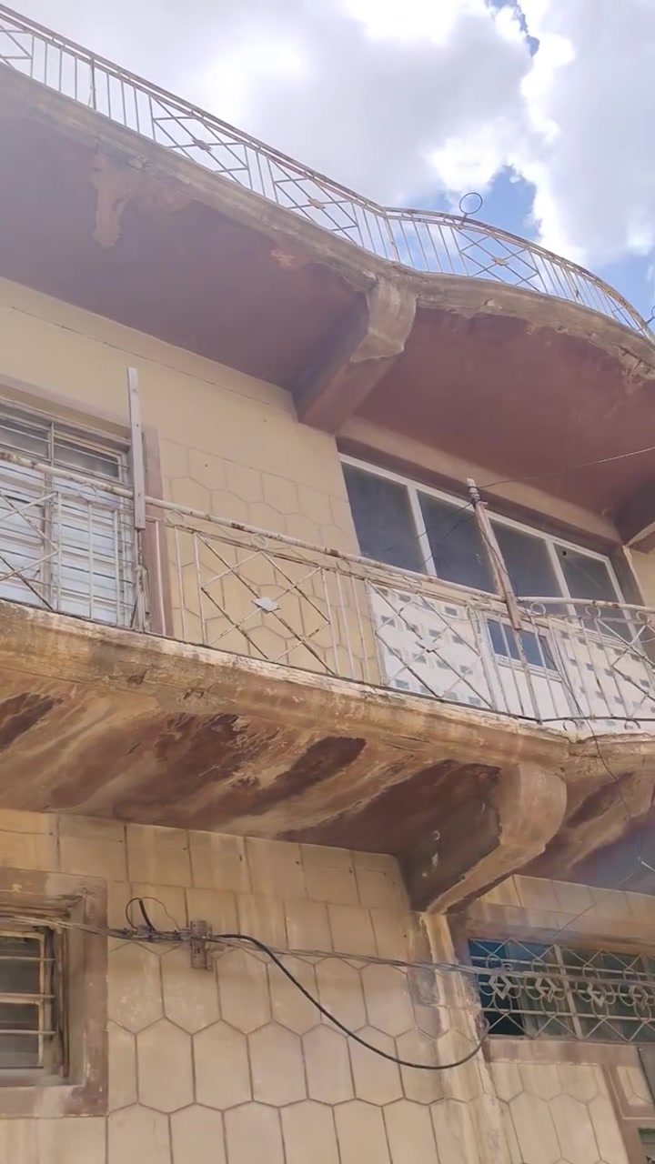 سلام عليكم بيت في المحطه ملك صرف المساحه209م واجهه تقريبا13م طابقين شرقي غربي طابق الاول غرفتين نوم ورهرهر عل مساحة والواجهه13×4م والصحيات والمطبخ وطابق الثاني 5غرف نوم تحتاج ادامه وصيانه 3اسطح وسعر الدار175مليون قابل للتفاوض للسوال والاستفسار مراجعة مكتب بيت الحياة للعقار موصل حي الشفاء دورة قاسم الخياط عل الارقام تاليه
***********
***********
***********
***********

