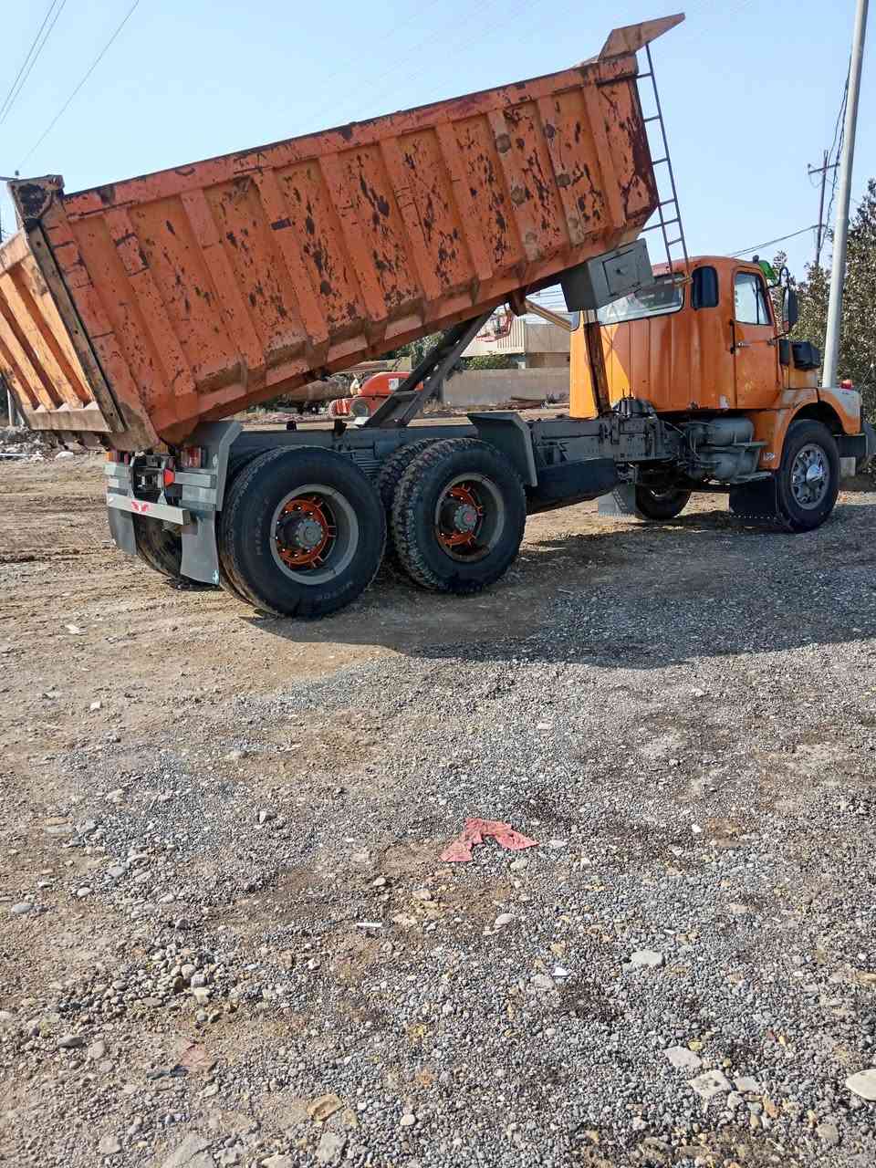 سلام عليكم فالفو للبيع موديل 82 مكينه N10 كير 4x4 رقم انكليزي نجف بأسمي استوهه امجدهه مكاني واسط الكوت رجائن الموشراي لا يتصل للاستفسار ***********
