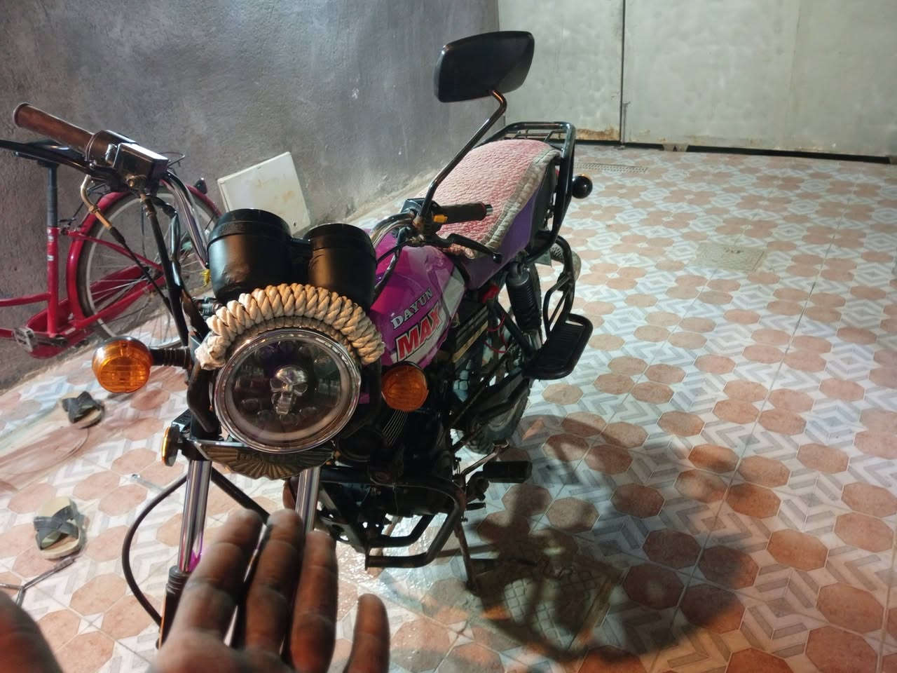 دراجة دايون موديل ٢٣ للبيع اوراق سكنر كاملة من كل شيء بس بيها شيء بسيط الباتري مجاي يشحن تاير خلفي جديد دسكات جدد لايت جمجمة عالي ناصي شاصي نظيف دراجة نظيفة السعر مليون ومئة وخمسون ١١٥٠٠٠٠٠
مكاني بابل جبلة للتواصل او الاستفسار ***********
