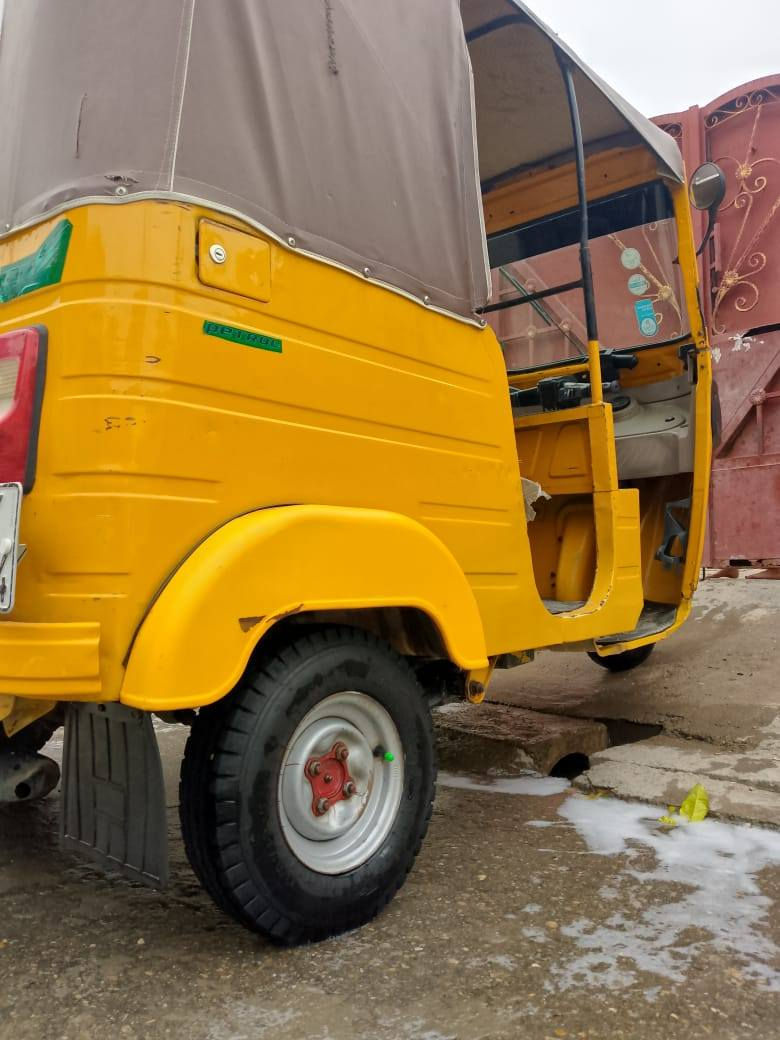 السلام عليكم تكتك مديل 19  رقم وسنويه انكليزي بأسمي تكتك لا ضربه ولا صبغ بس دوس معمرة 
***********
