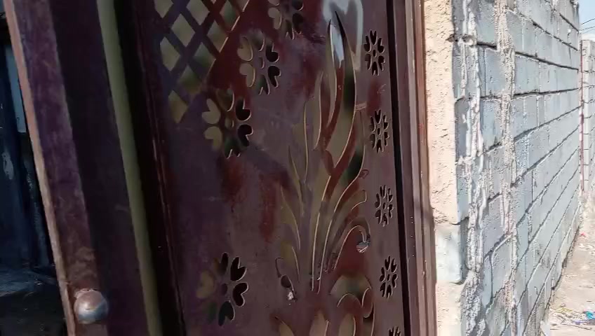 مكتب ولايه علي
بيت للبيع المساحه 110 متر زراعي 

أساس تجعيب بنيان بلوك سكف عكاده بعده ماكامل 

مبني فيه غرفتين نوم وصاله واستقبال ومطبخ وصحيات داخليه وخارجيه 

العنوان شارع المعمل خلف جامع الخزاعل 

السعر المطلوب 13 مليون وبي مجال 

للاستفسار اتصال أو واتس اب 
***********
ابو علي العبدلي
