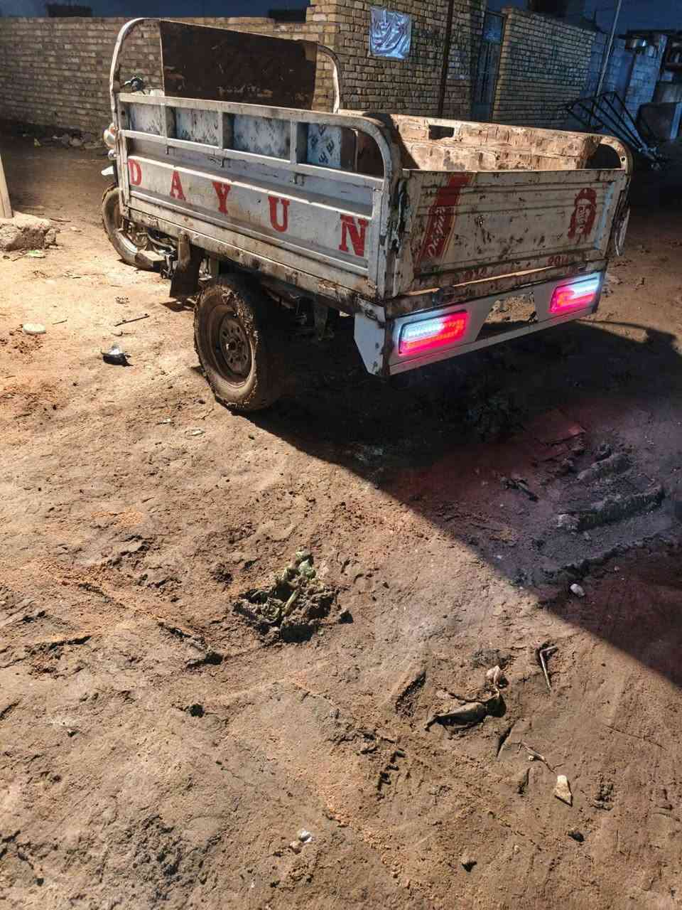 السلام عليكم ستوته دايون مو ديل 2014اوراق اصولي. كلشي ما عوزه بس غسله. سعره. مليون 150 وبيه مجال حك جيه ***********ناصريه مركز. مستعجل علا بيعه
