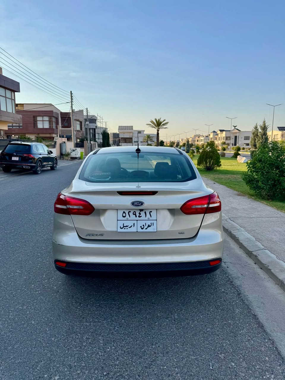 Ford focus 2017 
170 km ڕۆیشتیە 
مەکینە چوار پستنی مەرغوبی ٢٠ بێ تۆربۆ
سێ پارچەی سبوغە چاملغیێکی دواوە لەگەڵ دەرکەک و نیوی دواوە لەی سایەق سبوغە
پێش و پشتی کەپسە ئێرباگی سەلامەتە بەس شان تەقیە 

فورد فوكس ٢٠١٧
ماشية ١٧٠ كم
محرك مرغوب أربع سلندر حجم كبير ٢٠ بدون توربو 
ثلاث قطعة صبغ واحد جاملغ خلفي سایق و باب و نصف باب سايق 
ايرباكات سالم بس ايرباك تكمة طاك
*********** أربيل, العراق
