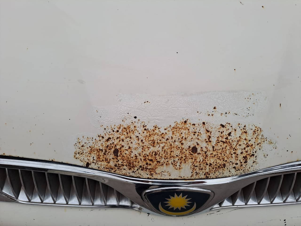 السلام عليكم سياره بروتون موديل ٢٠٠٢   للبيع فقط كير عادي  تبريد تدفئه شغاله بيها السياره بلاديه بيها صبغ ربع الجاملغ الخلفي الايمن وطخه بلبنيد وهاي صورها سعرها  ٥٣ ورقه وبيها مجال المكان حي الجامعة للاستفسار على الرقم ***********
