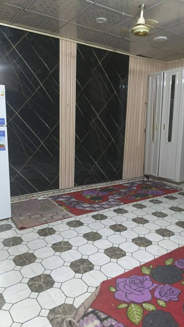 طابوصرف المساحة125م واجه7.5 عكاده طابقين نظيف مرتب عالي ع الشارع تبليط مقرنص السعر105
ثلاث غرف نوم صالة استقبال حمامات صحيات مطابخ2 منور سطح طارمةالديوانية الحضارة مراسلة الصفحة او الاتصال لطفا ***********
